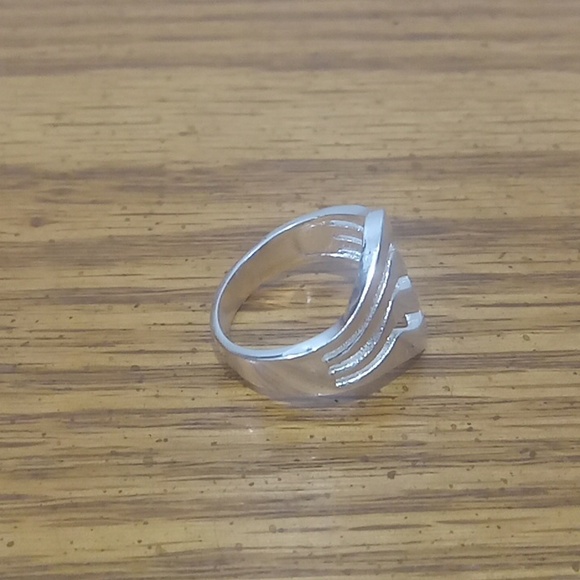 COPY - Sterling silver wave ring (size 9) - Picture 2 of 4